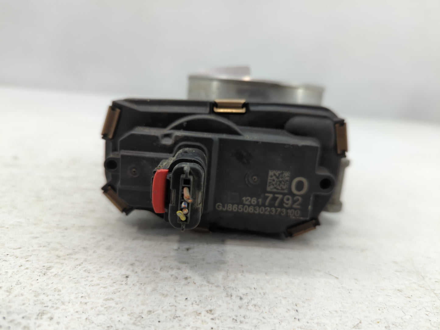 2014-2022 Gmc Sierra 1500 Throttle Body P/N:12617792 Fits Fits 2014 2015 2016 2017 2018 2019 2020 2021 2022 OEM Used Auto Pa