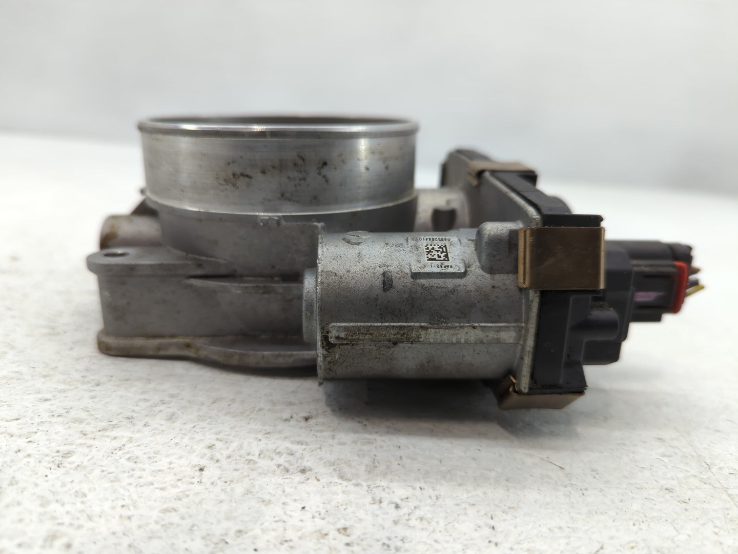2014-2022 Gmc Sierra 1500 Throttle Body P/N:12617792 Fits Fits 2014 2015 2016 2017 2018 2019 2020 2021 2022 OEM Used Auto Pa