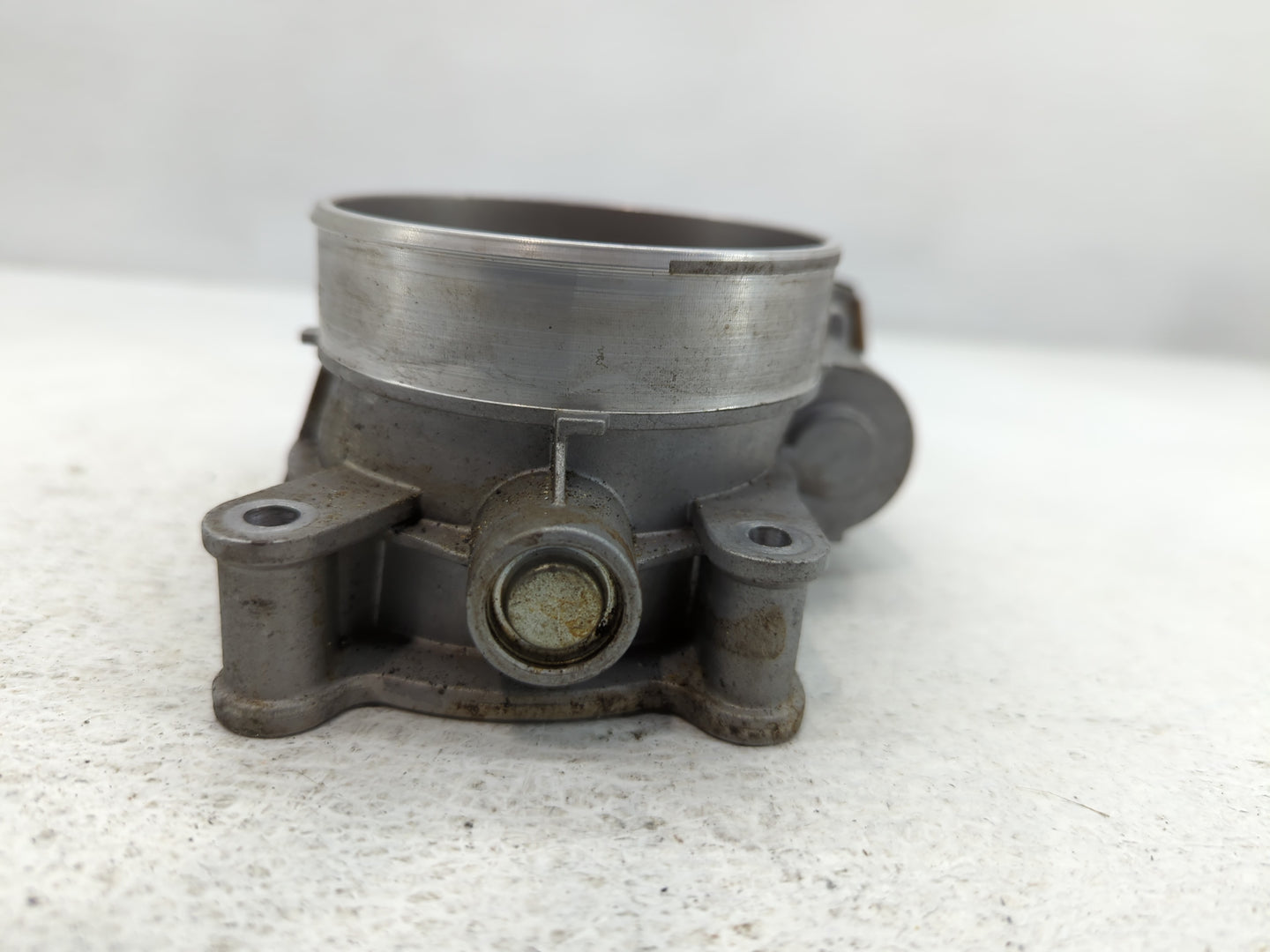 2014-2022 Gmc Sierra 1500 Throttle Body P/N:12617792 Fits Fits 2014 2015 2016 2017 2018 2019 2020 2021 2022 OEM Used Auto Pa