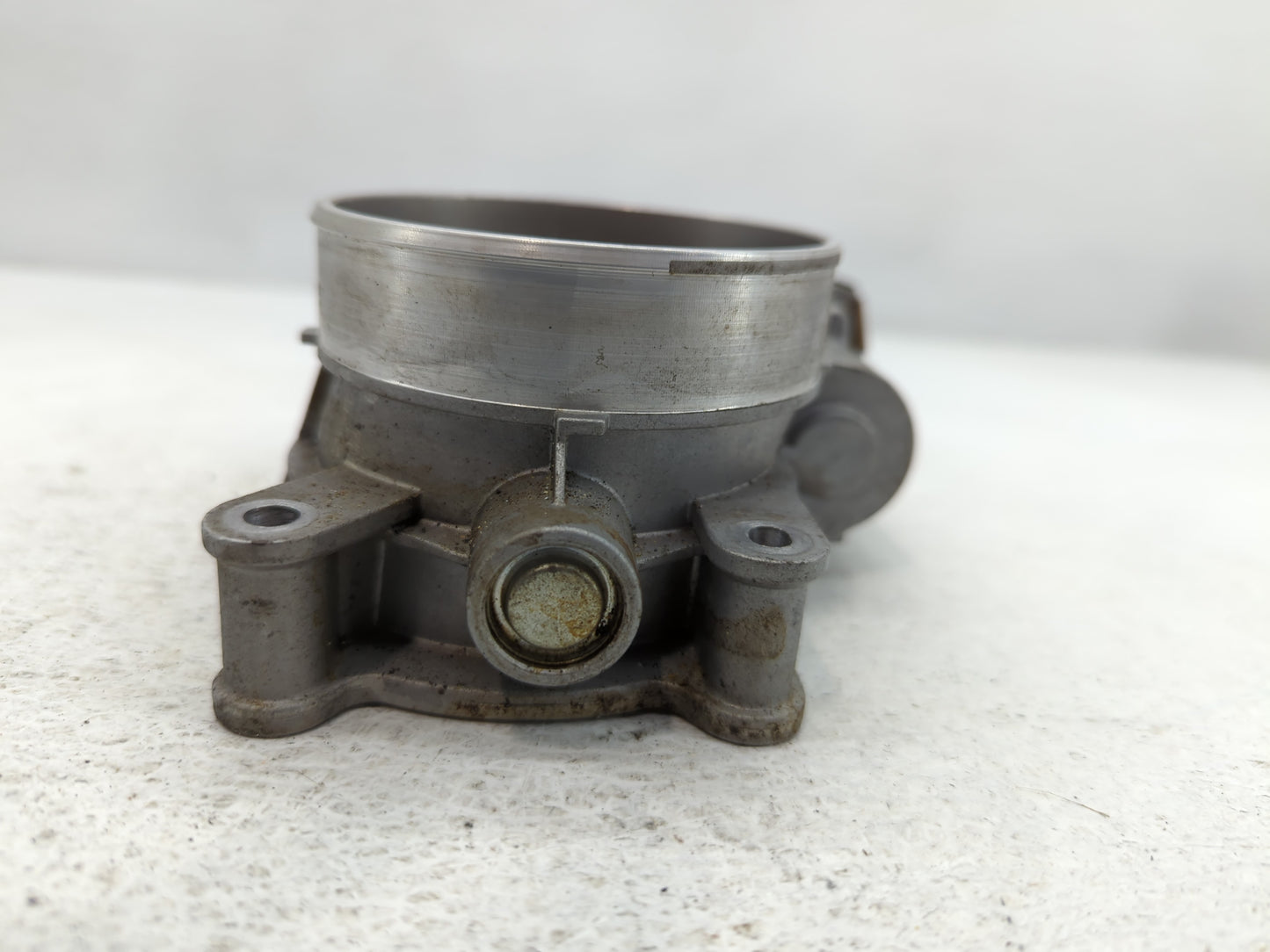 2014-2022 Gmc Sierra 1500 Throttle Body P/N:12617792 Fits Fits 2014 2015 2016 2017 2018 2019 2020 2021 2022 OEM Used Auto Pa