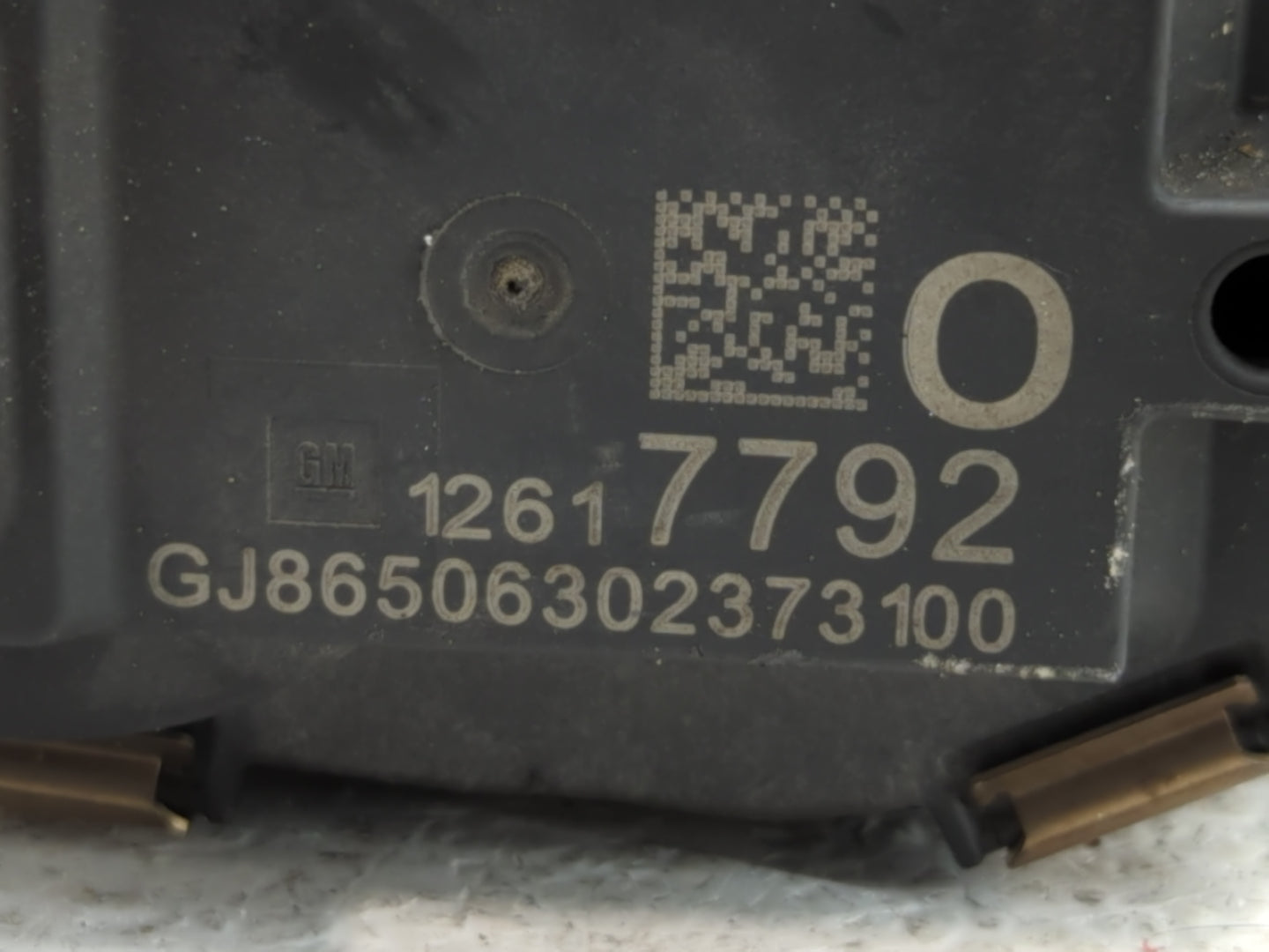2014-2022 Gmc Sierra 1500 Throttle Body P/N:12617792 Fits Fits 2014 2015 2016 2017 2018 2019 2020 2021 2022 OEM Used Auto Pa
