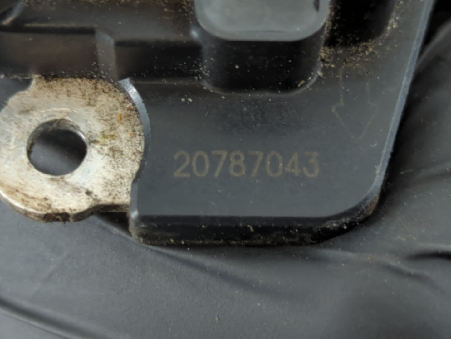 2014-2019 Gmc Sierra 1500 Mass Air Flow Meter Maf - Oemusedautoparts1.com
