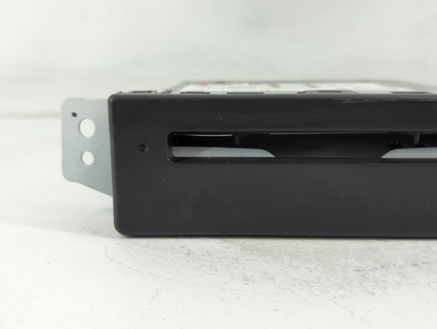 2015 Gmc Sierra 1500 Radio AM FM Cd Player Receiver Replacement P/N:13594481 Fits Fits 2016 OEM Used Auto Parts - Oemusedaut