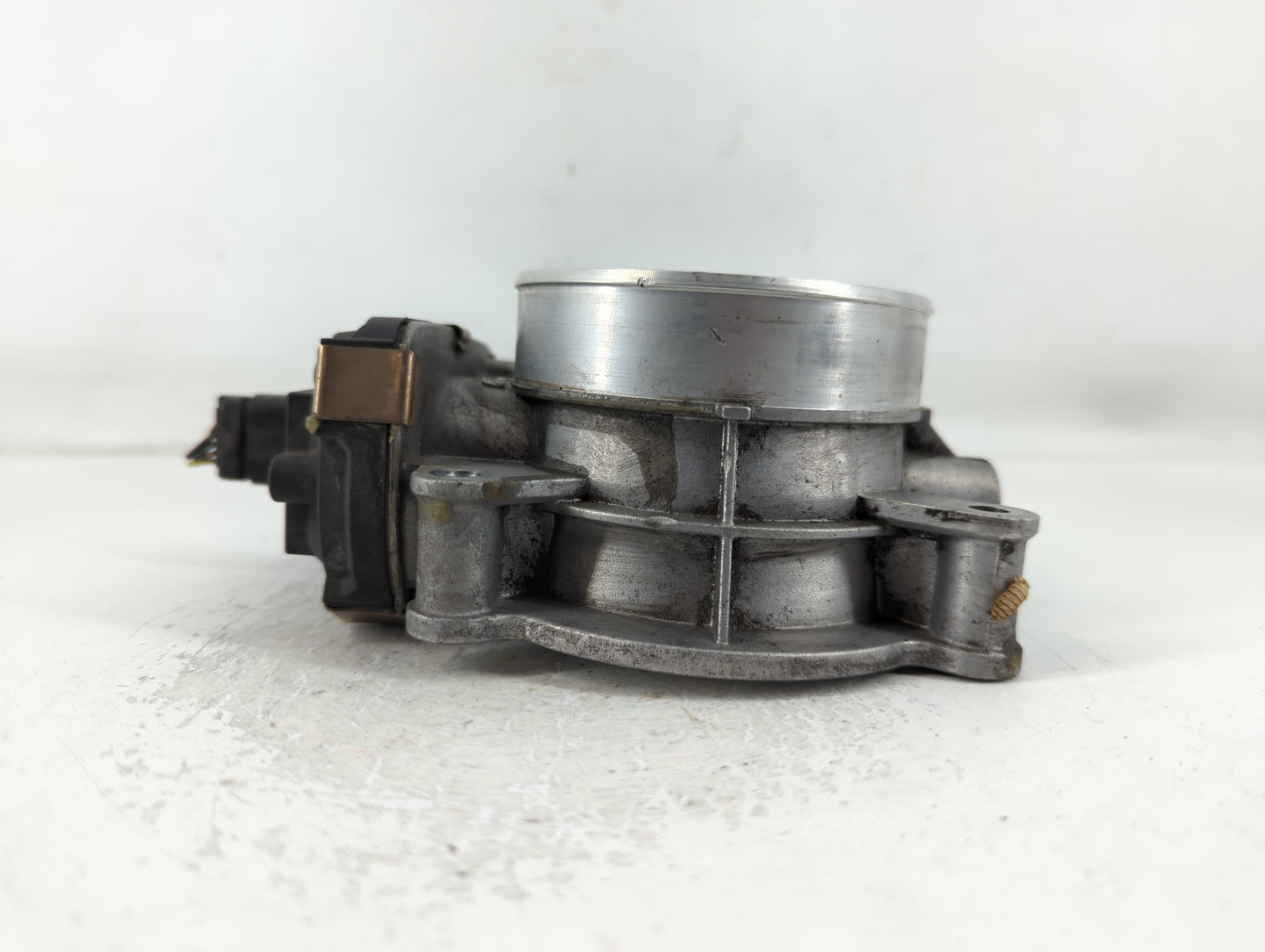 2014-2022 Gmc Sierra 1500 Throttle Body P/N:12617792 Fits Fits 2014 2015 2016 2017 2018 2019 2020 2021 2022 OEM Used Auto Pa