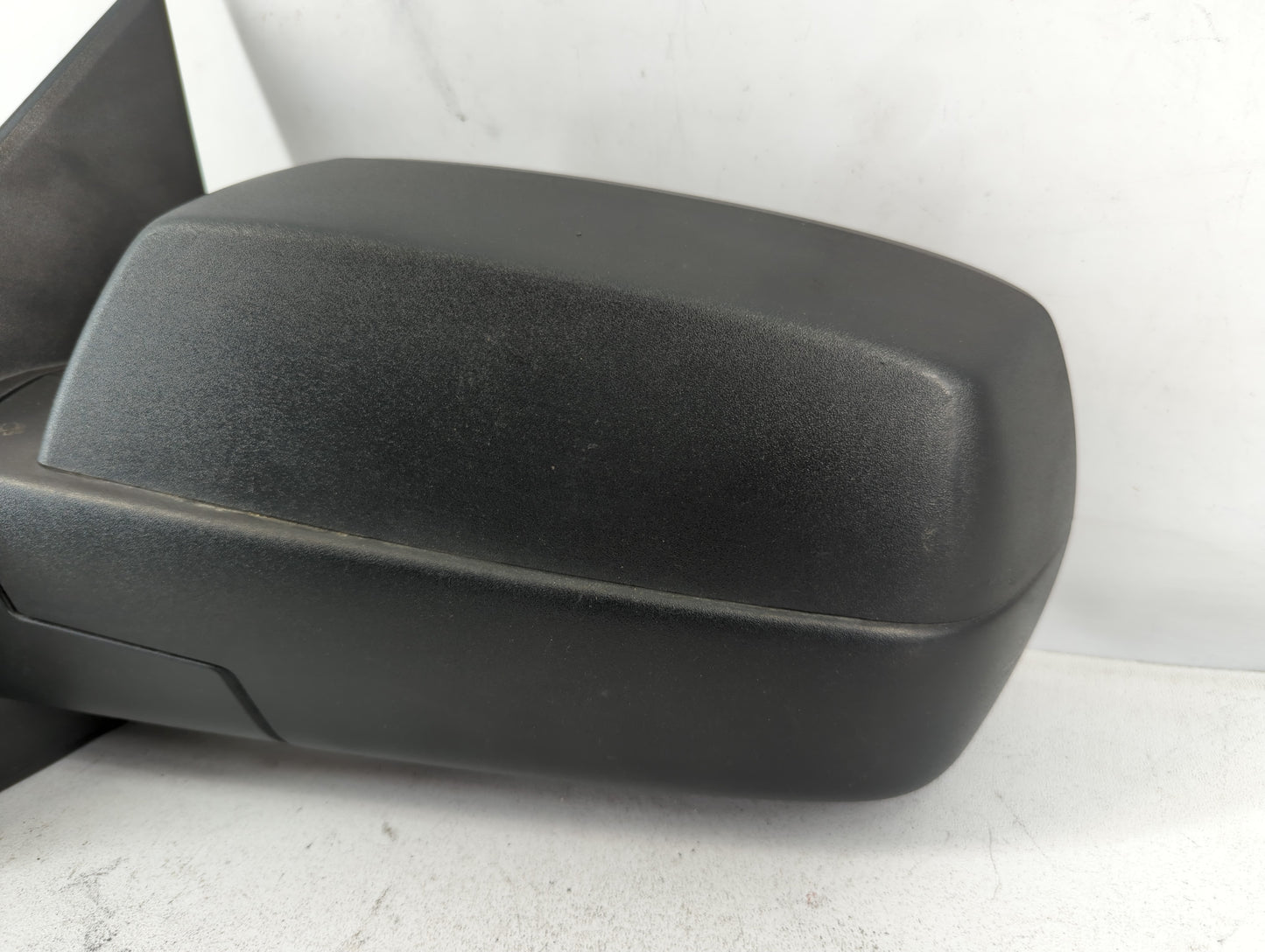 2014-2019 Gmc Sierra 1500 Driver Side View Mirror - Left Door Mirror OEM Used - Oemusedautoparts1.com