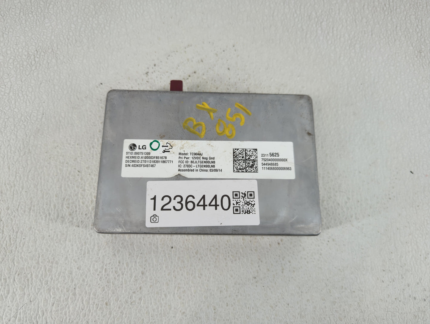2015 Gmc Sierra 2500 Radio AM FM Cd Player Receiver Replacement P/N:23115625 Fits OEM Used Auto Parts - Oemusedautoparts1.co