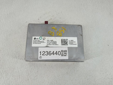 2015 Gmc Sierra 2500 Radio AM FM Cd Player Receiver Replacement P/N:23115625 Fits OEM Used Auto Parts - Oemusedautoparts1.co