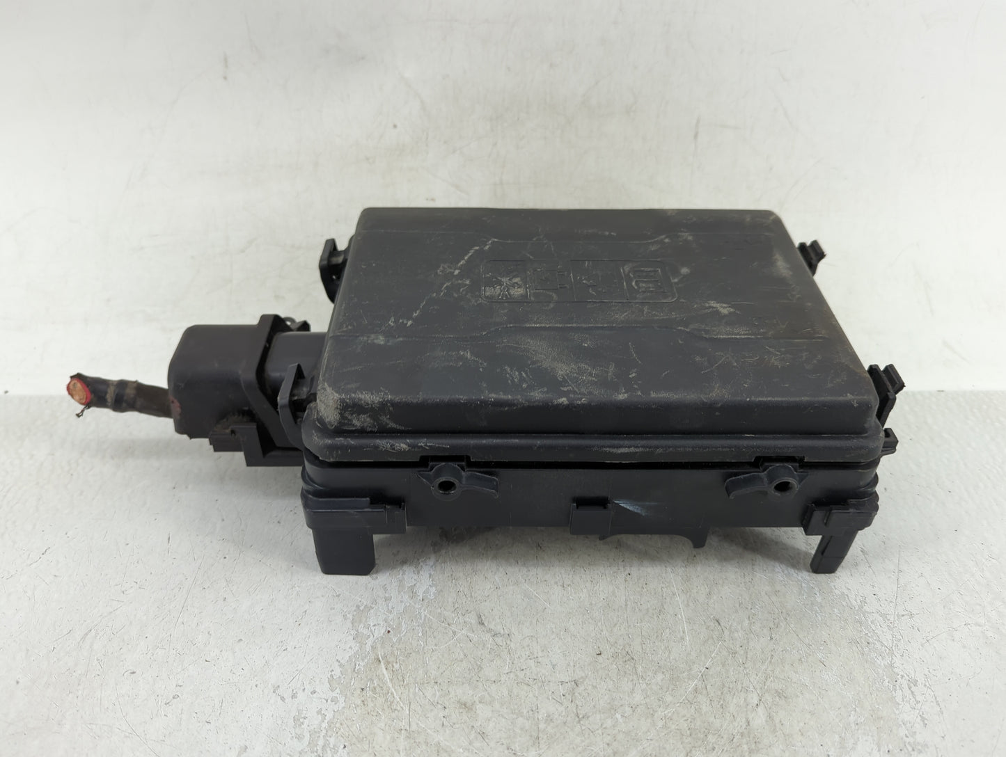 2017-2019 Gmc Sierra 2500 Fusebox Fuse Box Panel Relay Module Fits Fits 2017 2018 2019 OEM Used Auto Parts - Oemusedautopart