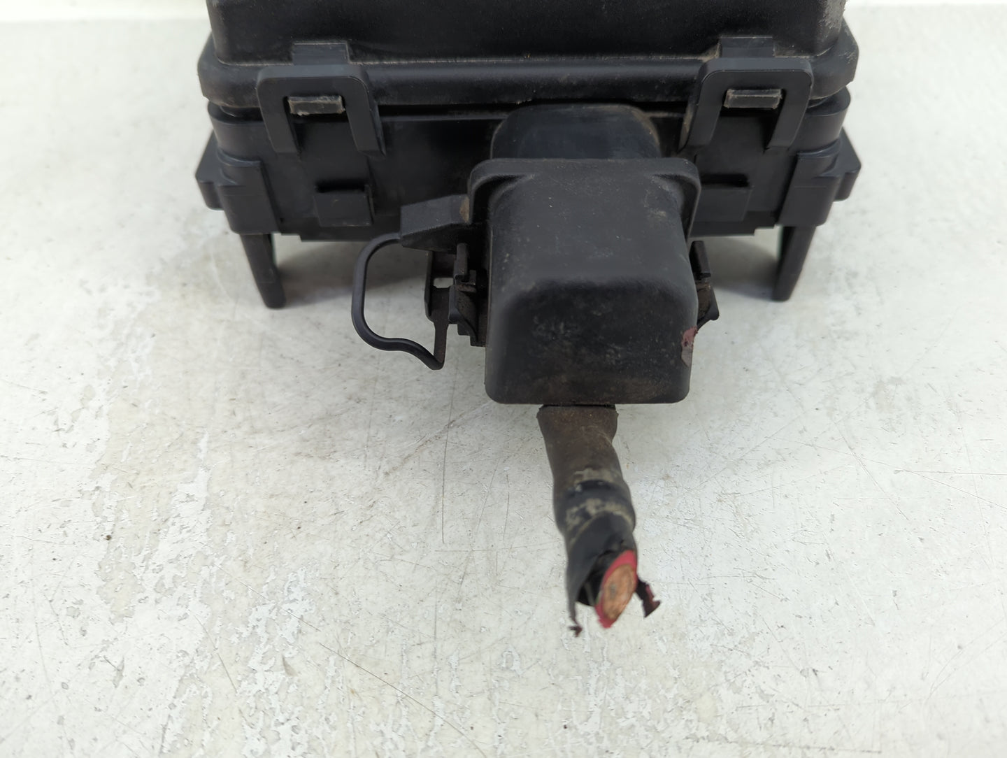 2017-2019 Gmc Sierra 2500 Fusebox Fuse Box Panel Relay Module Fits Fits 2017 2018 2019 OEM Used Auto Parts - Oemusedautopart