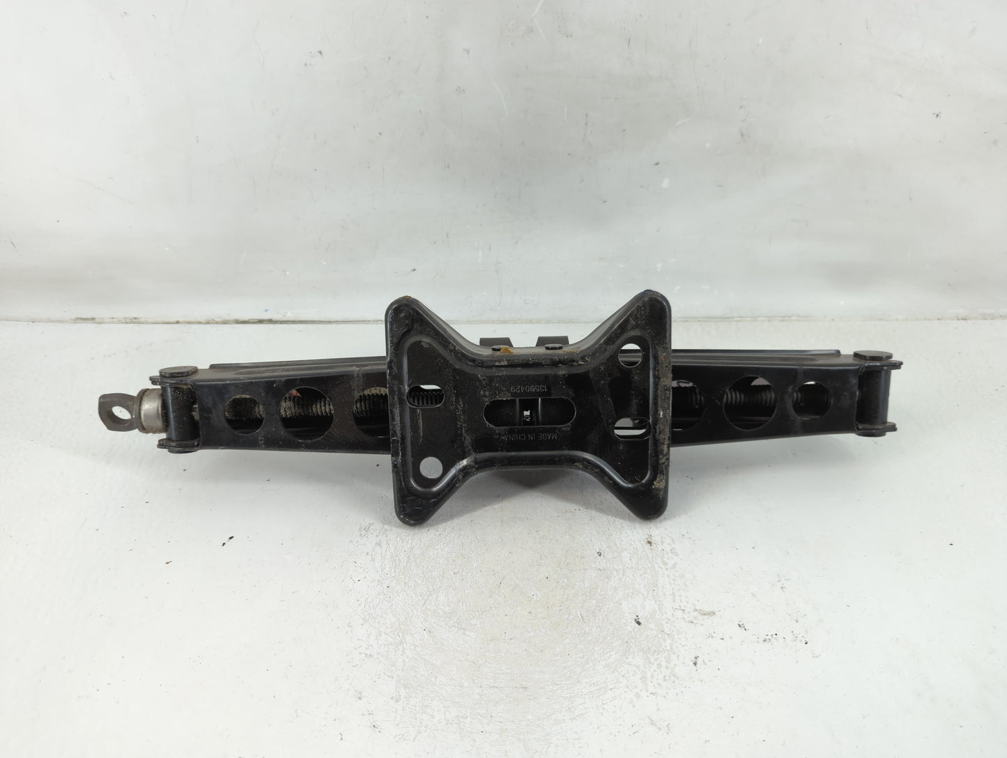 2015 Gmc Terrain Spare Scissor Car Jack - Oemusedautoparts1.com