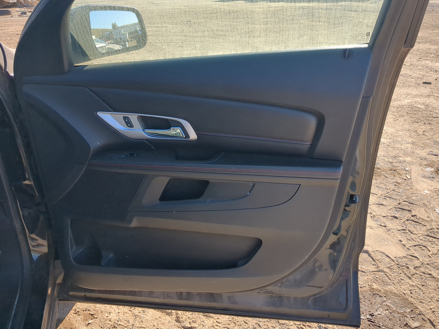2015 Gmc Terrain Front Right Passenger Interior Door Panel Trim 1195668 - Oemusedautoparts1.com