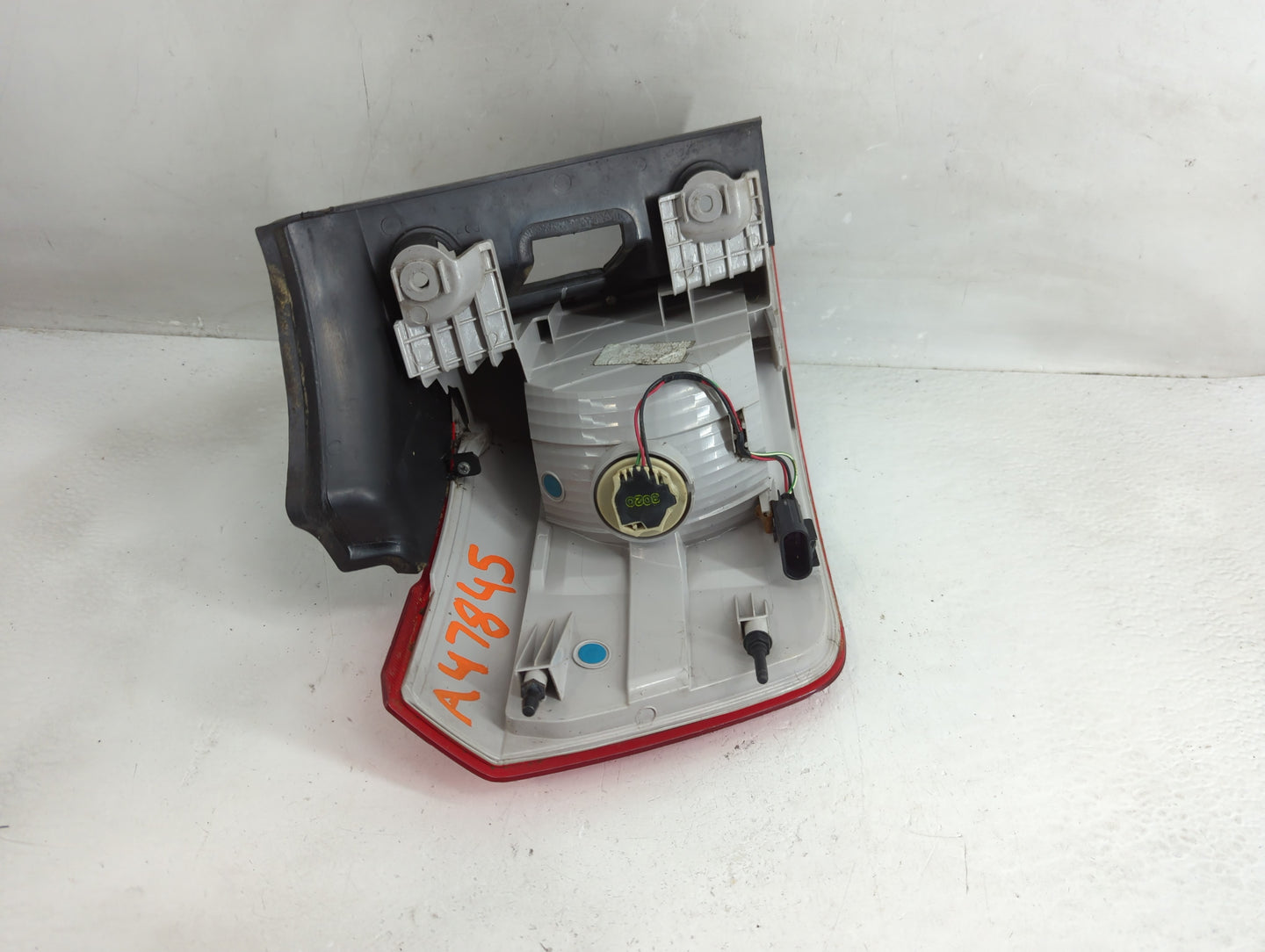 2013-2017 Gmc Terrain Tail Light Assembly Passenger Right OEM Fits Fits 2013 2014 2015 2016 2017 OEM Used Auto Parts - Oemus