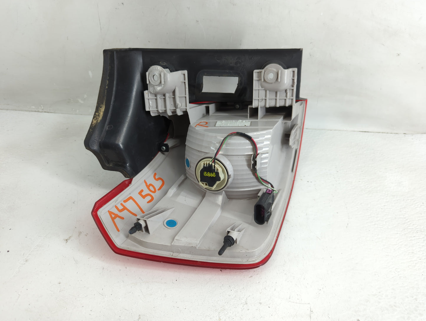 2010-2017 Gmc Terrain Tail Light Assembly Passenger Right OEM Fits Fits 2010 2011 2012 2013 2014 2015 2016 2017 OEM Used Aut