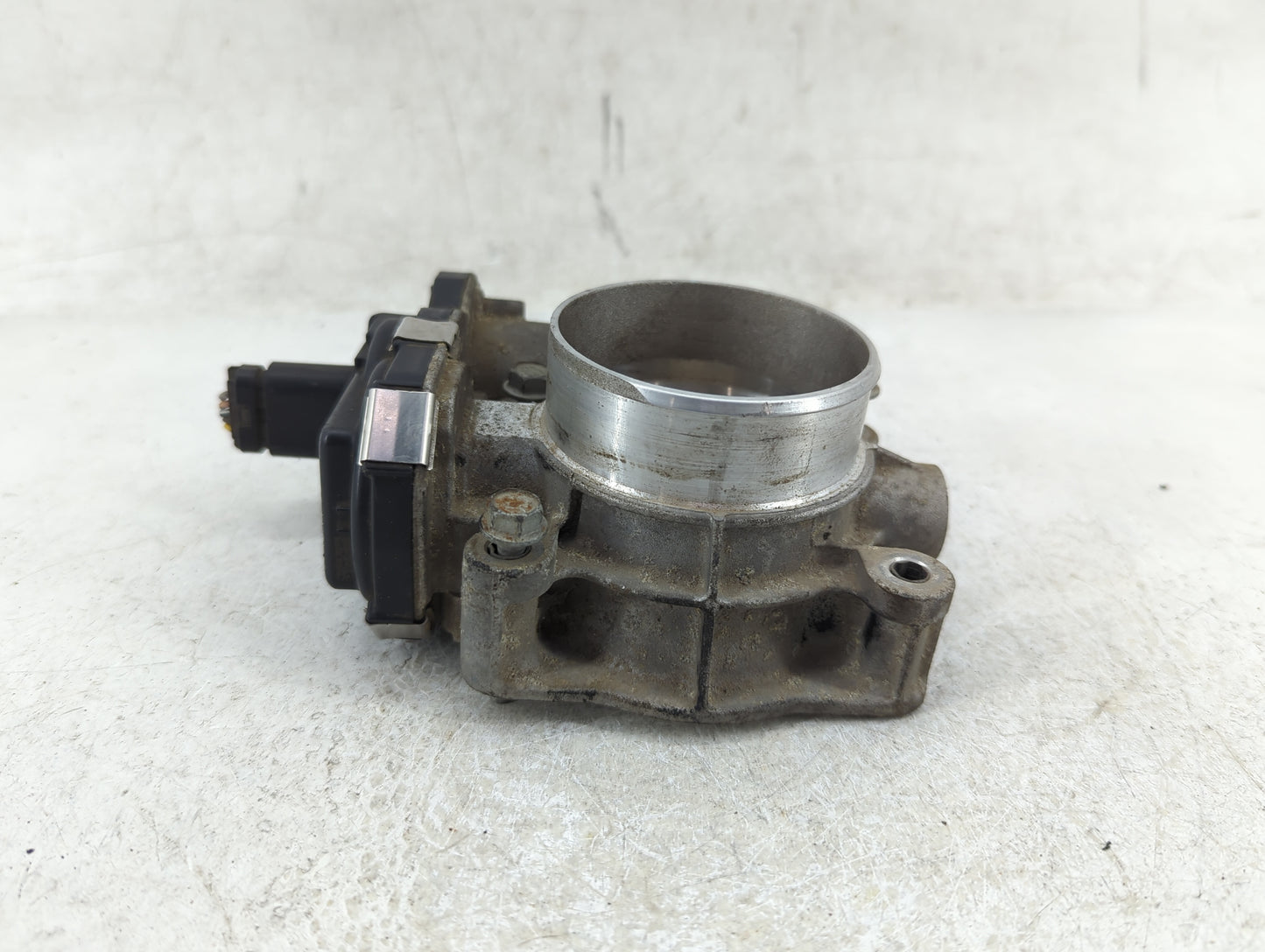 2013-2017 Gmc Terrain Throttle Body P/N:12632101CA Fits Fits 2012 2013 2014 2015 2016 2017 2018 2019 2020 2021 2022 OEM Used