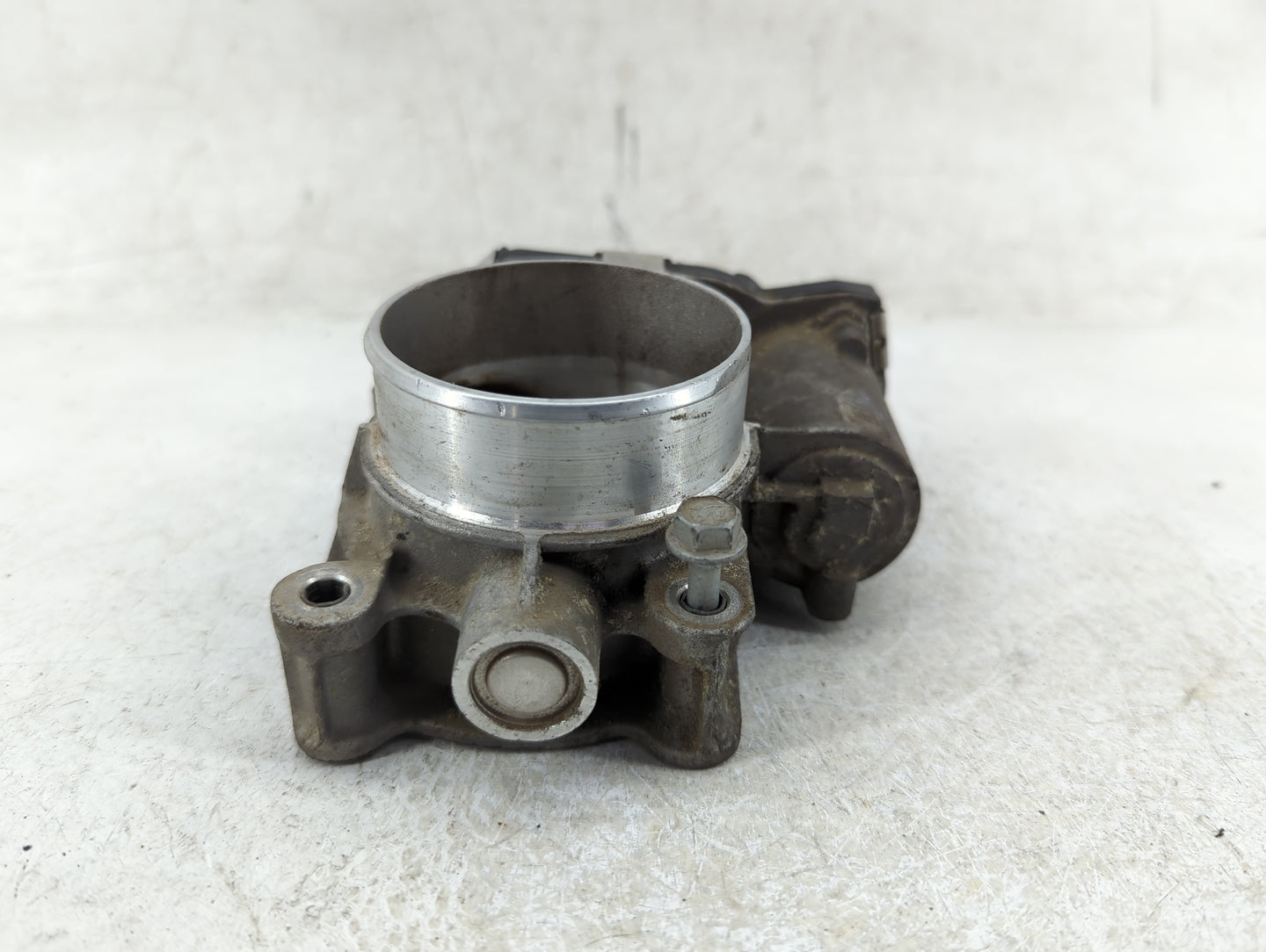 2013-2017 Gmc Terrain Throttle Body P/N:12632101CA Fits Fits 2012 2013 2014 2015 2016 2017 2018 2019 2020 2021 2022 OEM Used
