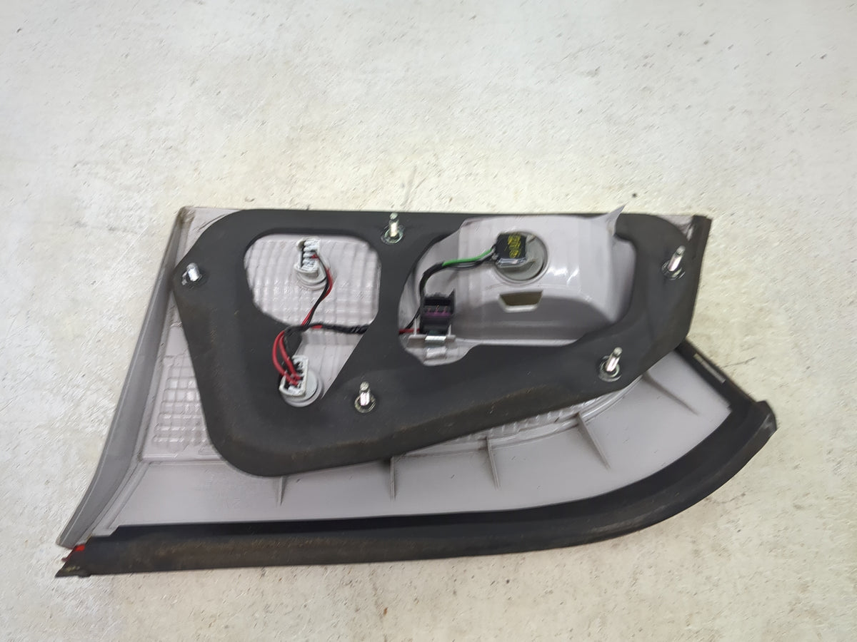 2010-2017 Gmc Terrain Driver Left Side Deck Lid Mounted Tail Light 1512690 - Oemusedautoparts1.com