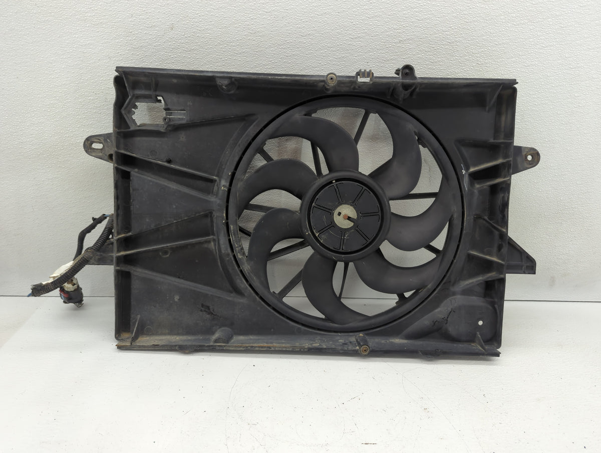 2010-2017 Gmc Terrain Left Radiator Fan Motor Assembly Black 617357 - Oemusedautoparts1.com