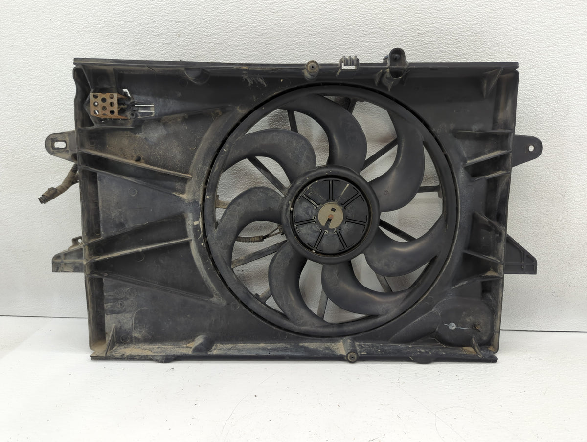 2010-2017 Gmc Terrain Left Radiator Fan Motor Assembly Black 617360 - Oemusedautoparts1.com