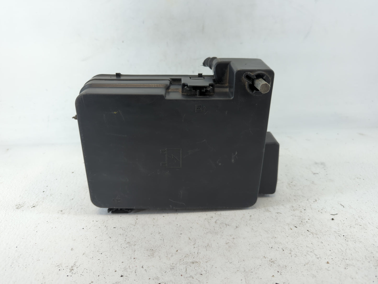 2013-2016 Gmc Terrain Fusebox Fuse Box Panel Relay Module P/N:22929761_U1 Fits Fits 2013 2014 2015 2016 OEM Used Auto Parts 
