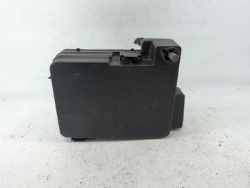 2013-2016 Gmc Terrain Fusebox Fuse Box Panel Relay Module P/N:22929761_U1 Fits Fits 2013 2014 2015 2016 OEM Used Auto Parts 