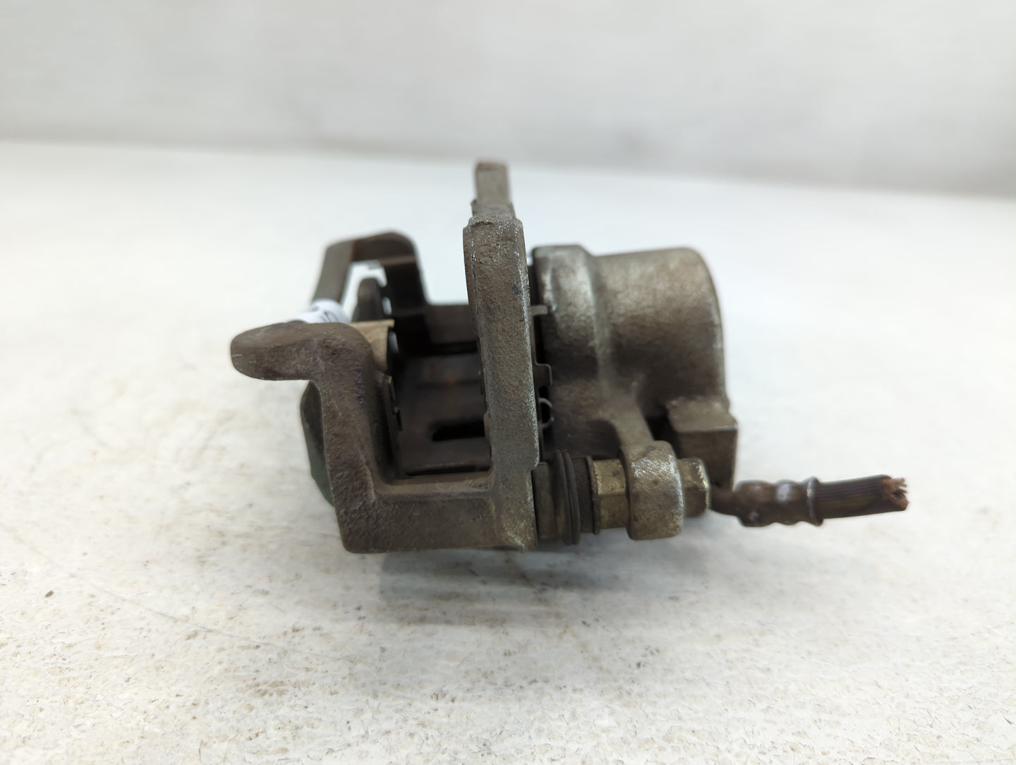 2010-2017 Gmc Terrain Rear Driver Left Brake Caliper - Oemusedautoparts1.com