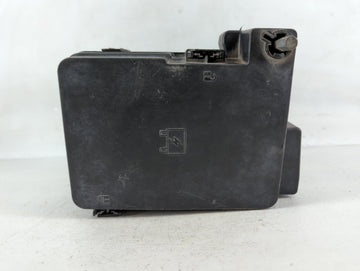 2013-2016 Gmc Terrain Fusebox Fuse Box Panel Relay Module P/N:22929761-01 Fits Fits 2013 2014 2015 2016 OEM Used Auto Parts 