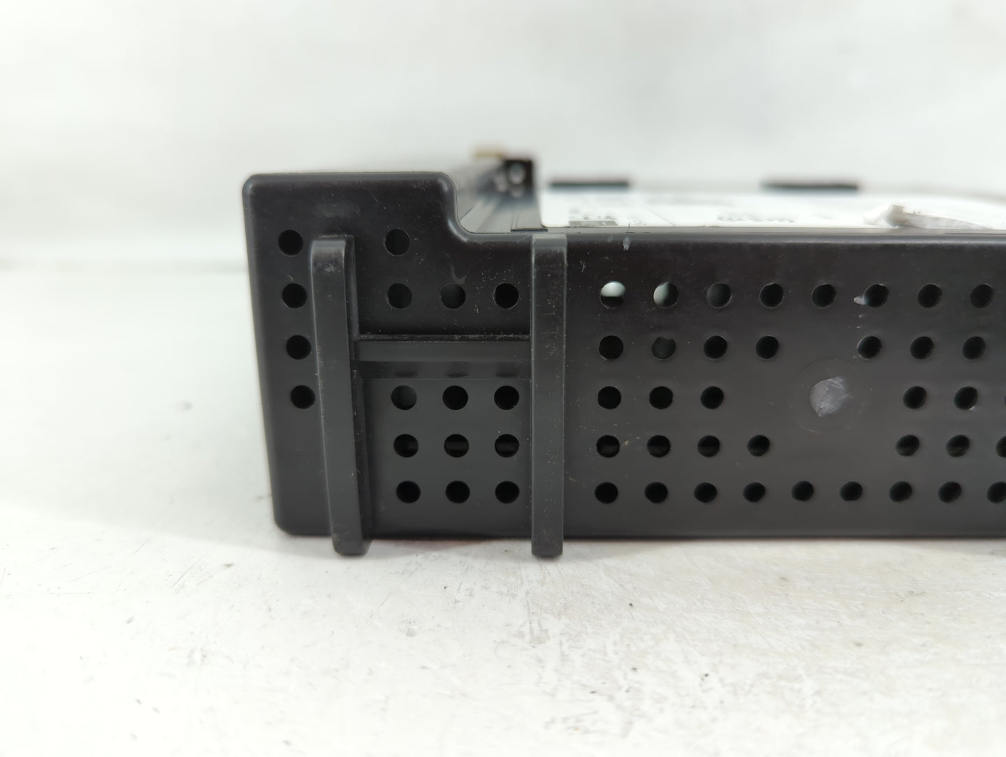 2015 Gmc Yukon Radio AM FM Cd Player Receiver Replacement P/N:13592804 Fits Fits 2013 2014 OEM Used Auto Parts - Oemusedauto