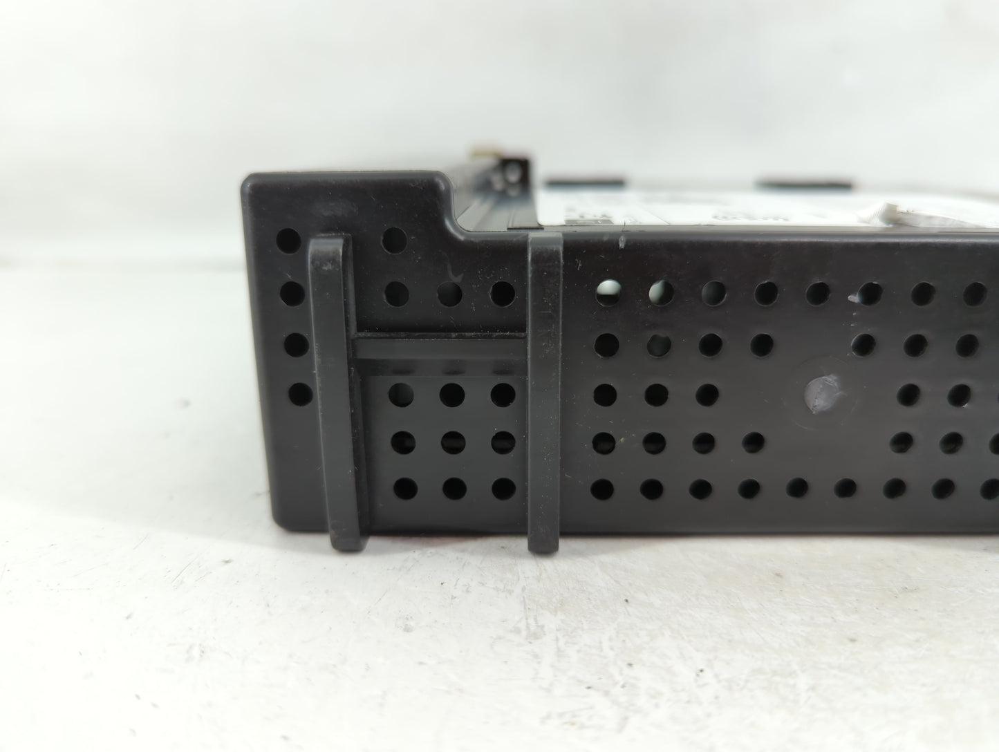 2015 Gmc Yukon Radio AM FM Cd Player Receiver Replacement P/N:13592804 Fits Fits 2013 2014 OEM Used Auto Parts - Oemusedauto
