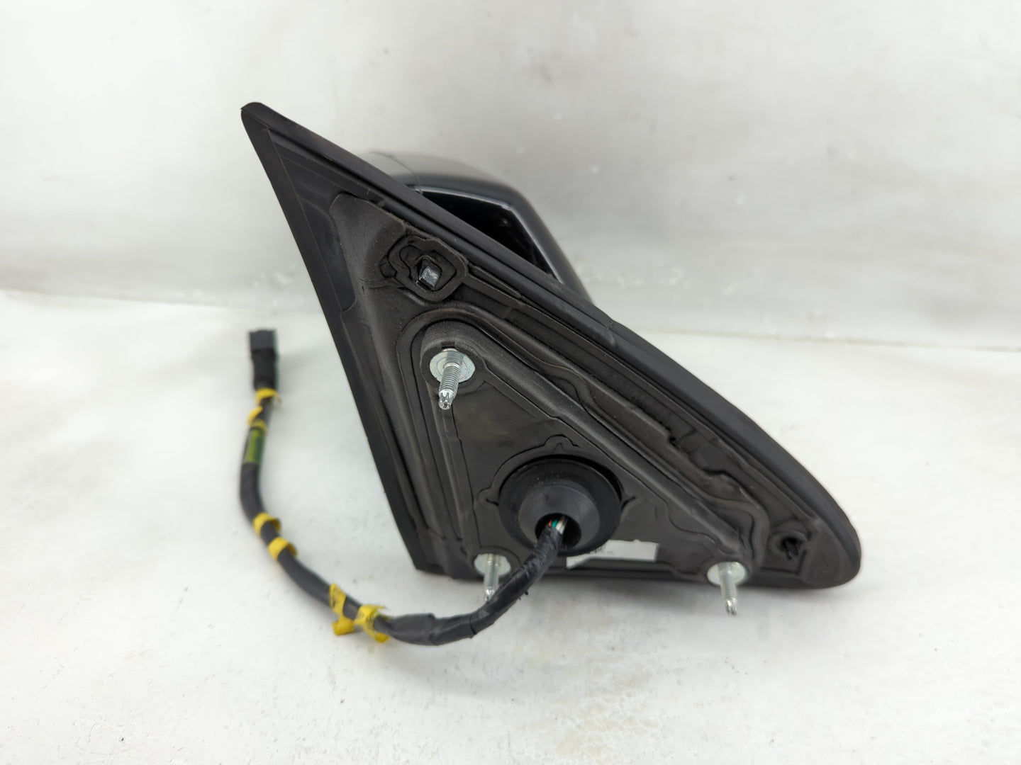 2015-2020 Gmc Yukon Driver Side View Mirror - Left Door Mirror OEM Used - Oemusedautoparts1.com