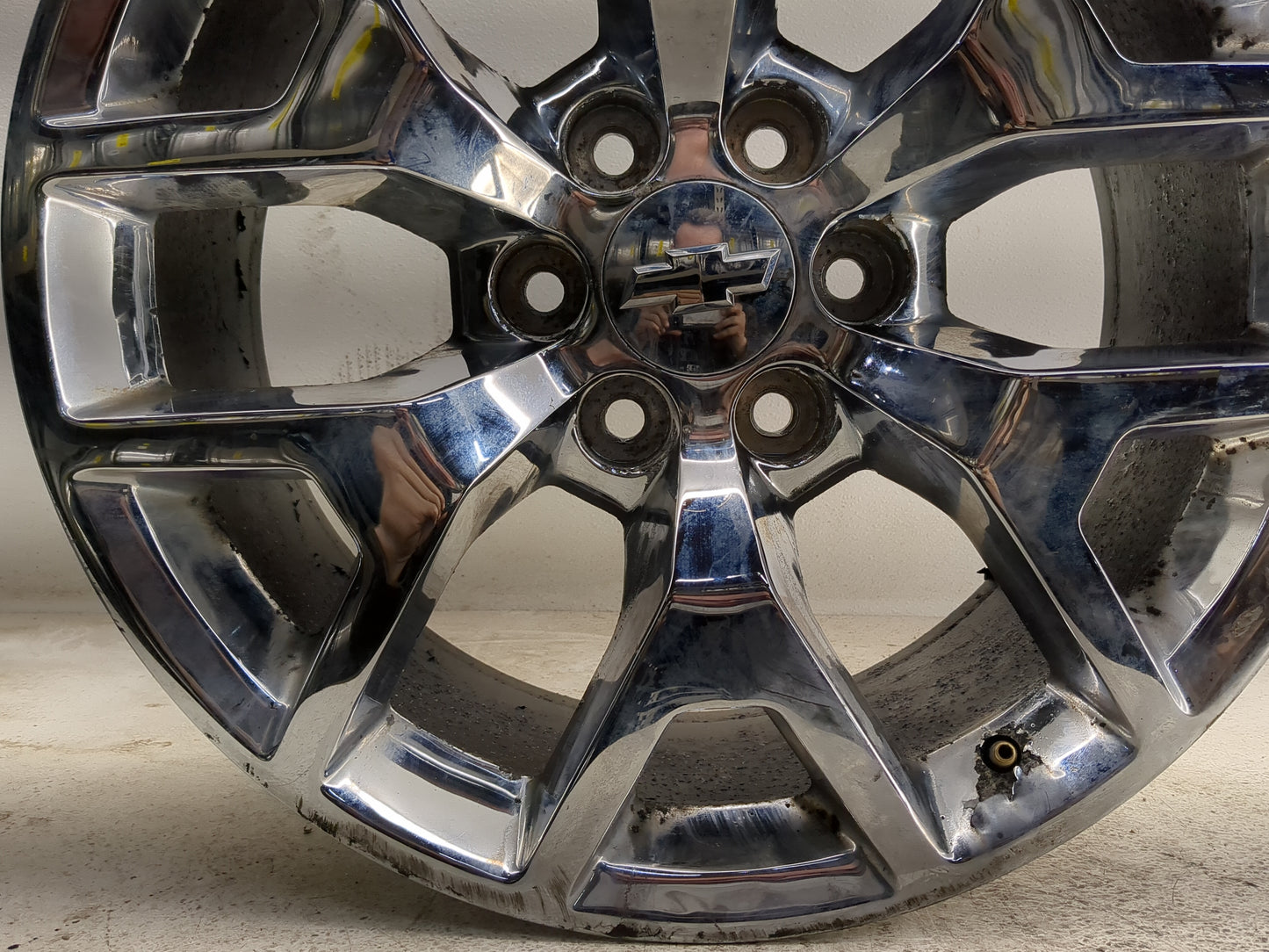 2015-2020 Gmc Yukon Oem Wheel Rim 1377397 - Oemusedautoparts1.com