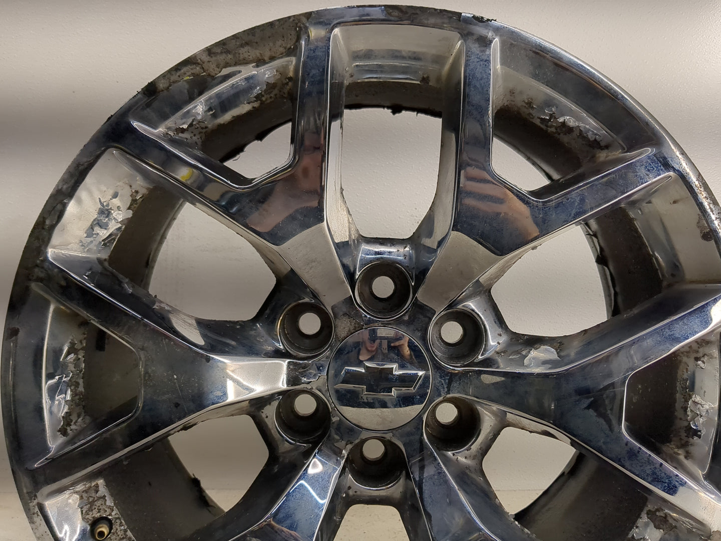 2015-2020 Gmc Yukon Oem Wheel Rim 1377399 - Oemusedautoparts1.com