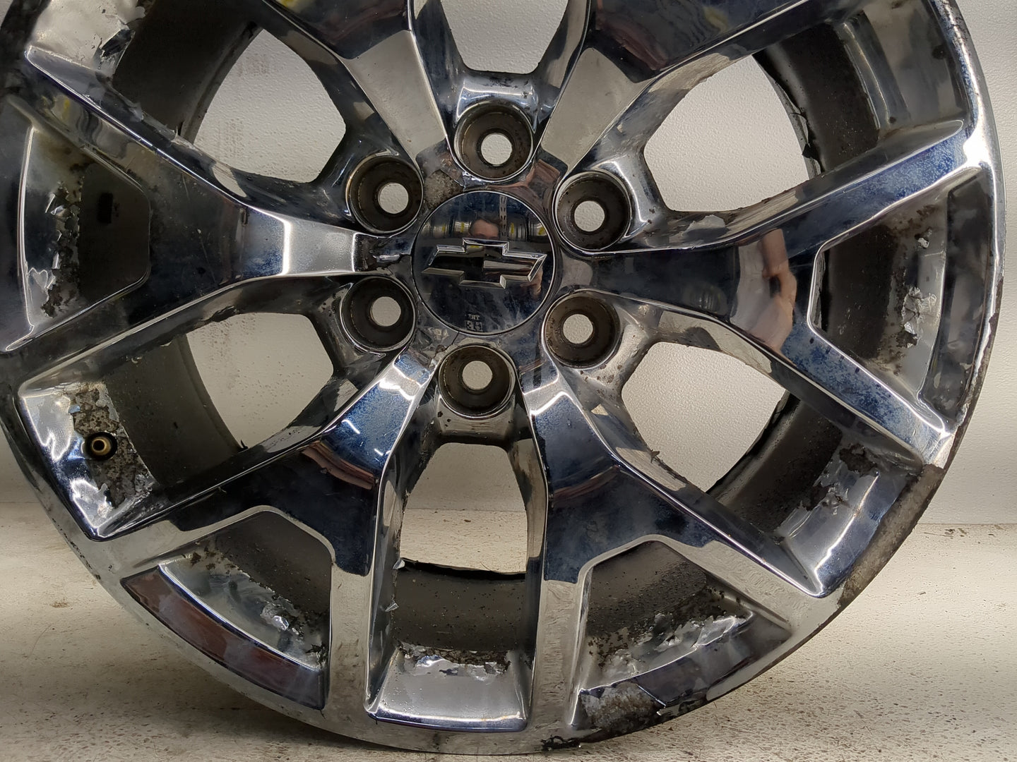 2015-2020 Gmc Yukon Oem Wheel Rim 1377399 - Oemusedautoparts1.com