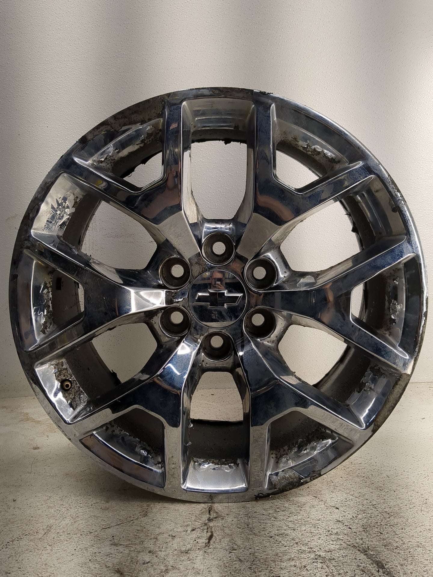 2015-2020 Gmc Yukon Oem Wheel Rim 1377399 - Oemusedautoparts1.com
