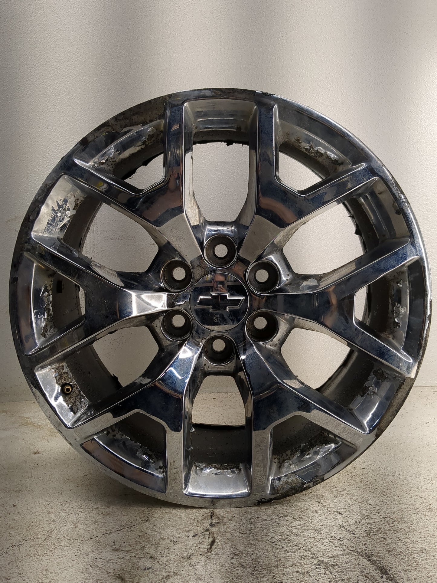 2015-2020 Gmc Yukon Oem Wheel Rim 1377399 - Oemusedautoparts1.com