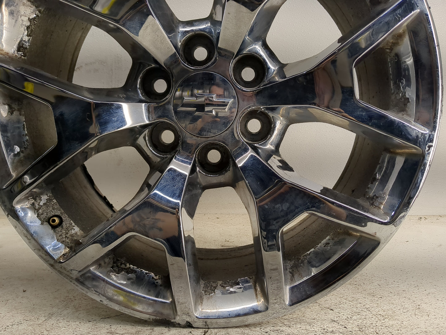 2015-2020 Gmc Yukon Oem Wheel Rim 1377400 - Oemusedautoparts1.com