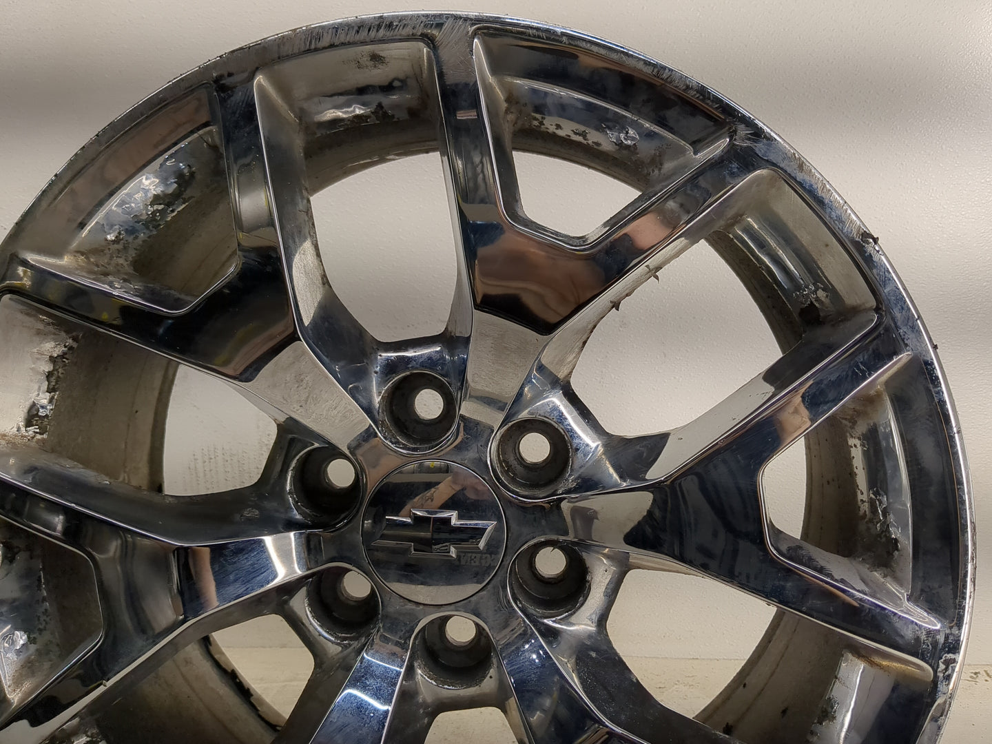 2015-2020 Gmc Yukon Oem Wheel Rim 1377400 - Oemusedautoparts1.com