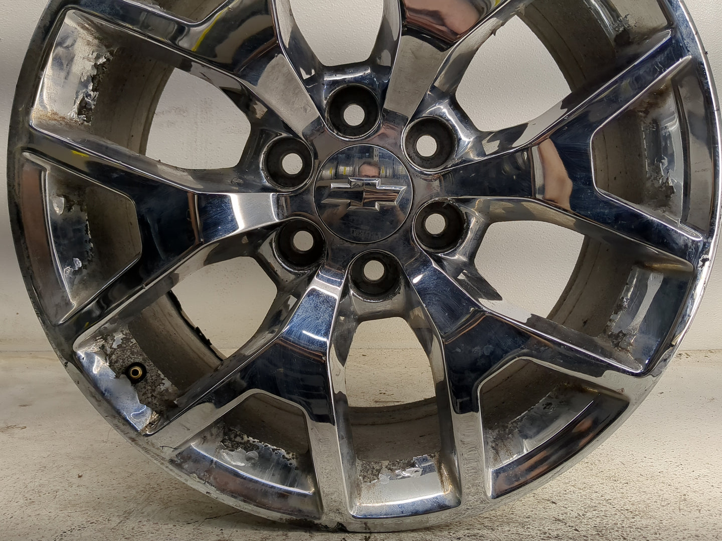 2015-2020 Gmc Yukon Oem Wheel Rim 1377400 - Oemusedautoparts1.com
