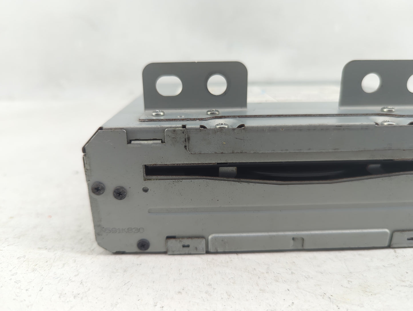 2015 Gmc Yukon Radio AM FM Cd Player Receiver Replacement P/N:23487129 Fits OEM Used Auto Parts - Oemusedautoparts1.com