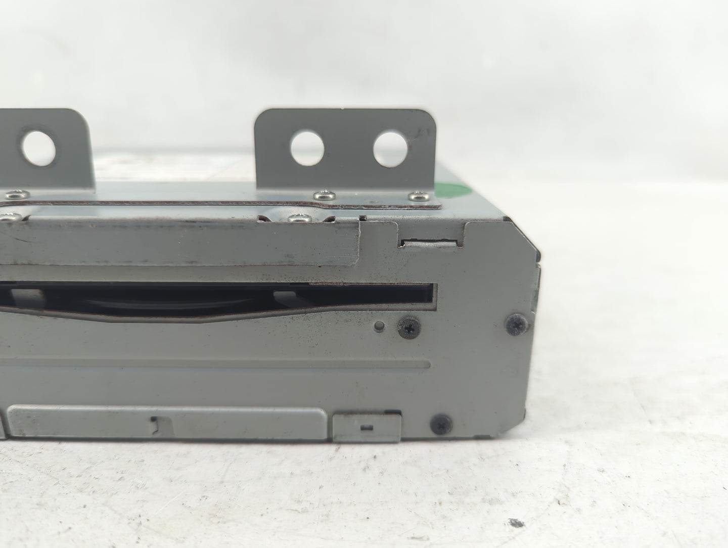 2015 Gmc Yukon Radio AM FM Cd Player Receiver Replacement P/N:23487129 Fits OEM Used Auto Parts - Oemusedautoparts1.com