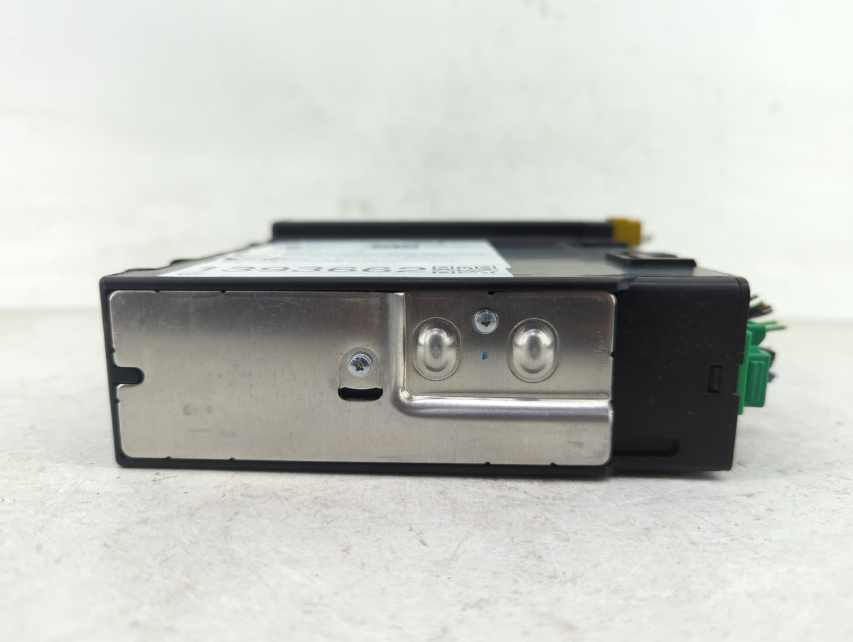 2015 Gmc Yukon Radio AM FM Cd Player Receiver Replacement P/N:13596606 Fits OEM Used Auto Parts - Oemusedautoparts1.com