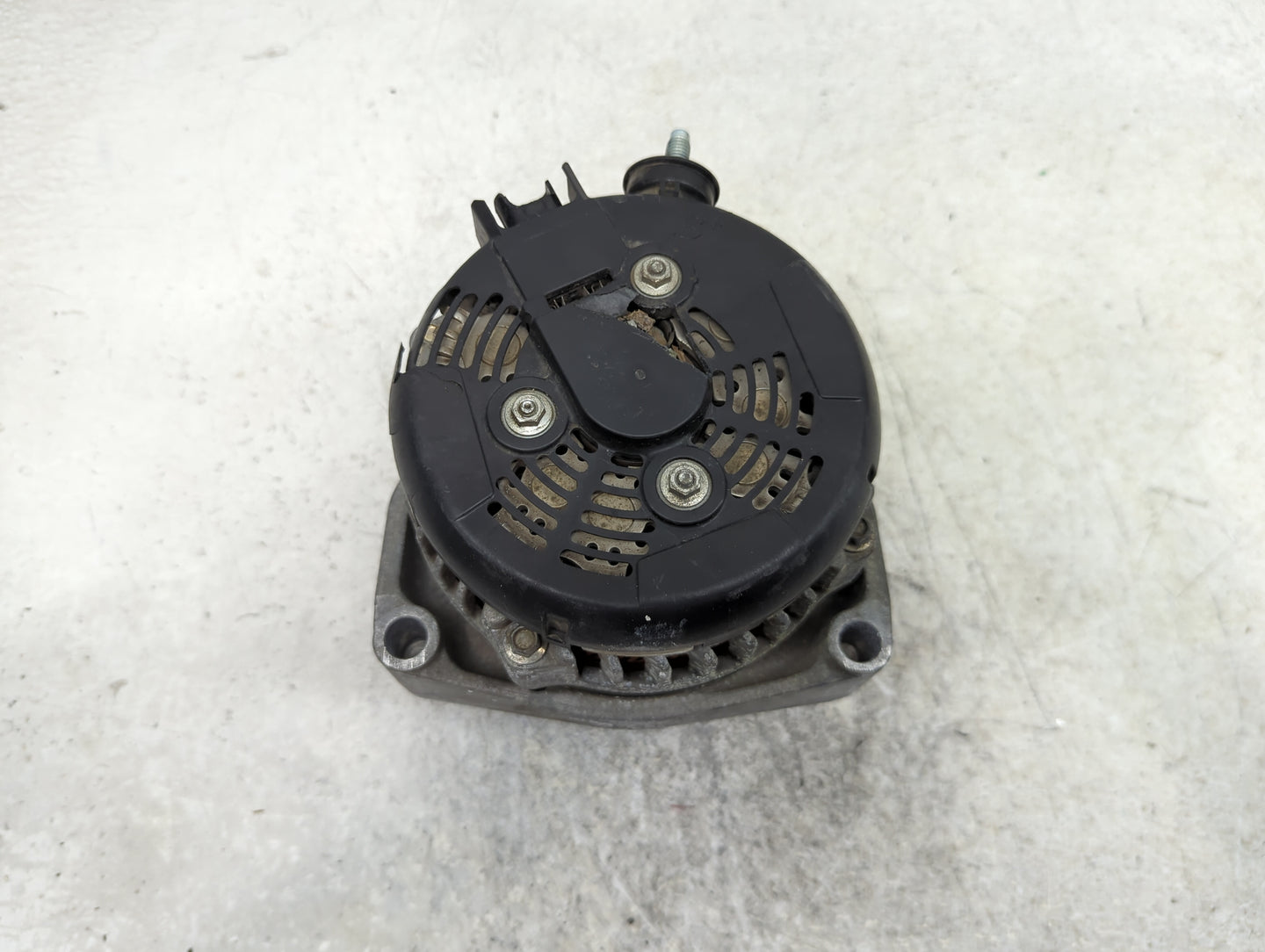 2015-2017 Gmc Yukon Alternator Replacement Generator Charging Assembly Engine OEM P/N:22949467 Fits Fits 2014 2015 2016 2017