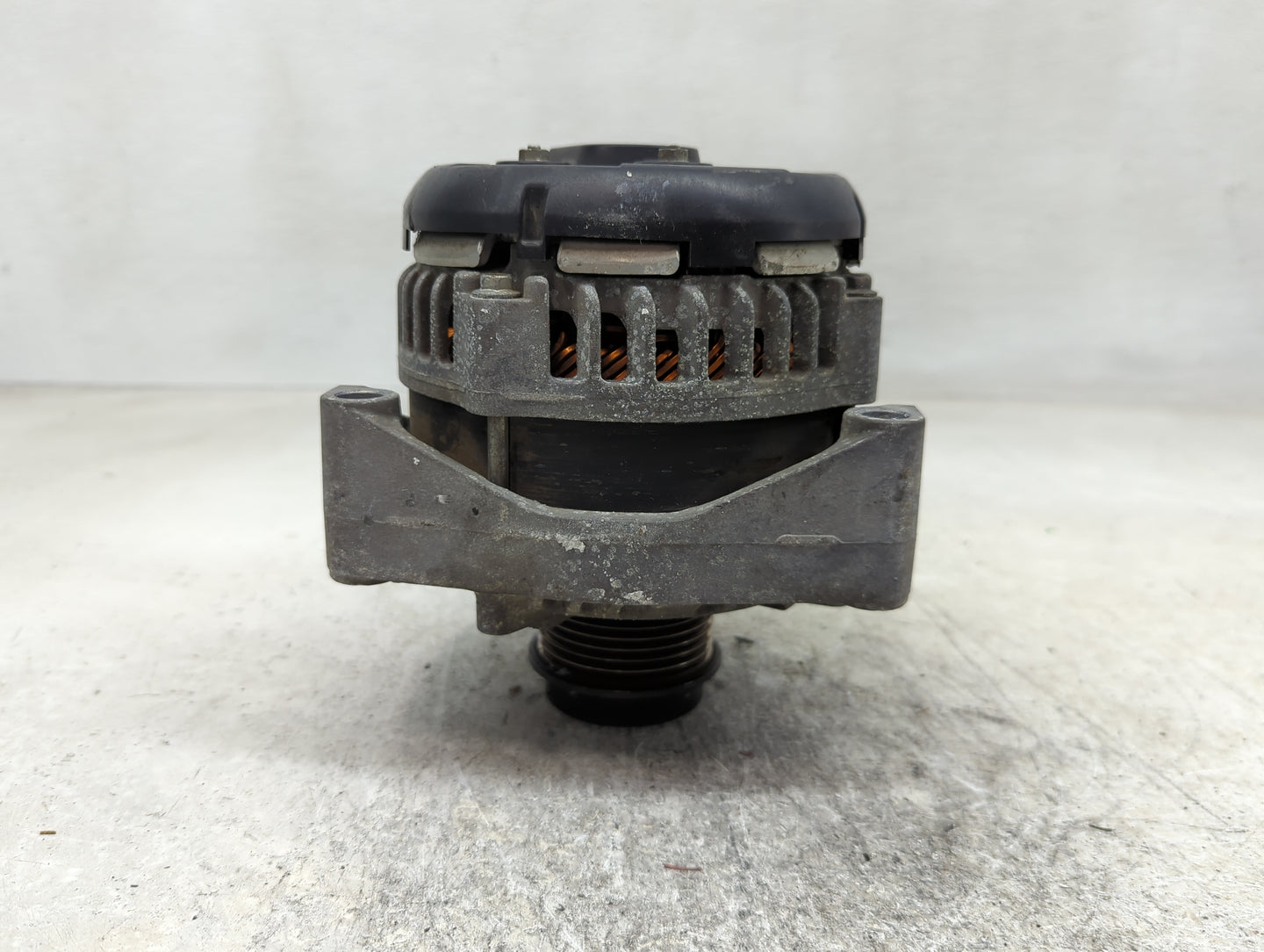 2015-2017 Gmc Yukon Alternator Replacement Generator Charging Assembly Engine OEM P/N:22949467 Fits Fits 2014 2015 2016 2017