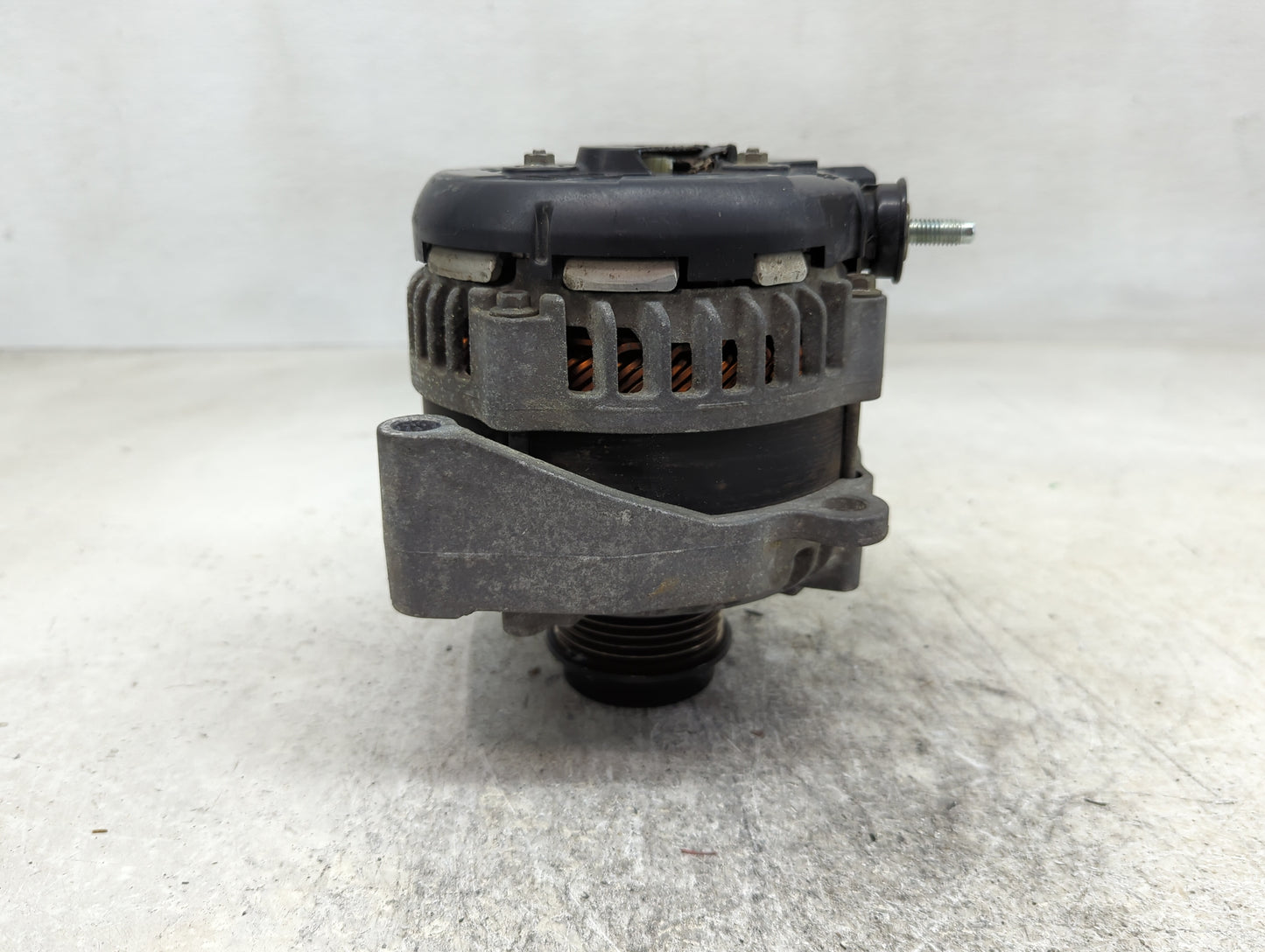 2015-2017 Gmc Yukon Alternator Replacement Generator Charging Assembly Engine OEM P/N:22949467 Fits Fits 2014 2015 2016 2017