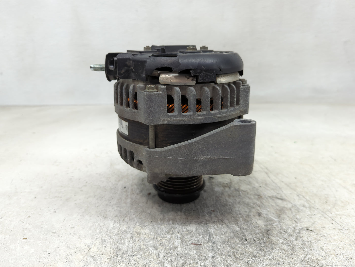 2015-2017 Gmc Yukon Alternator Replacement Generator Charging Assembly Engine OEM P/N:22949467 Fits Fits 2014 2015 2016 2017
