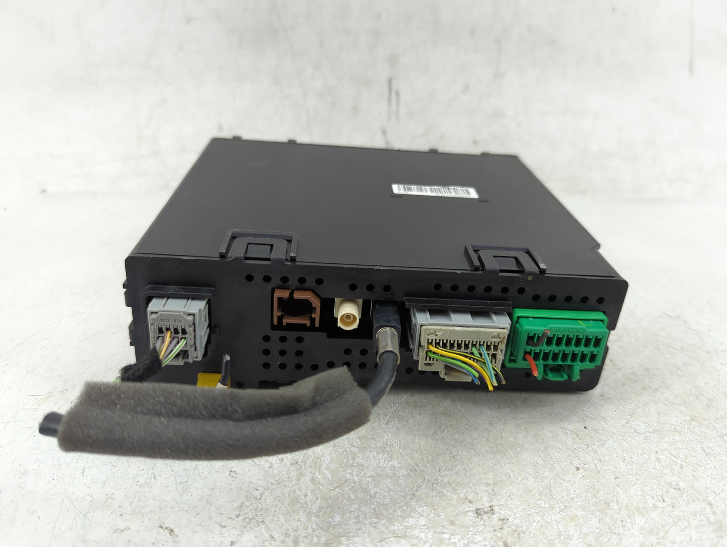2015 Gmc Yukon Radio AM FM Cd Player Receiver Replacement P/N:13598663 Fits OEM Used Auto Parts - Oemusedautoparts1.com