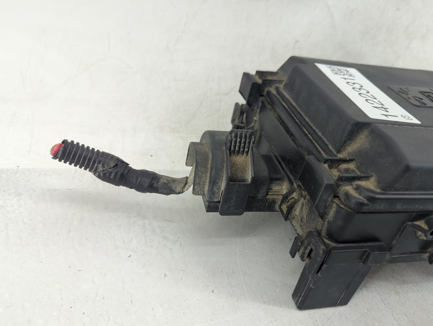 2015-2020 Gmc Yukon Fusebox Fuse Box Panel Relay Module Fits Fits 2015 2016 2017 2018 2019 2020 OEM Used Auto Parts - Oemuse