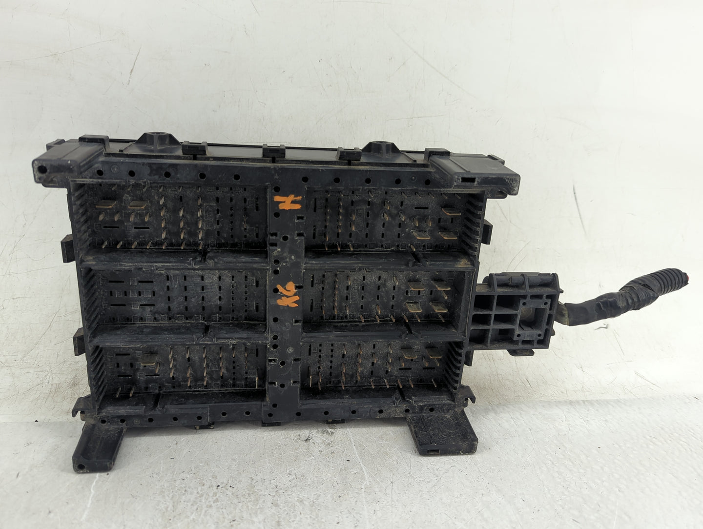 2015-2020 Gmc Yukon Fusebox Fuse Box Panel Relay Module Fits Fits 2015 2016 2017 2018 2019 2020 OEM Used Auto Parts - Oemuse