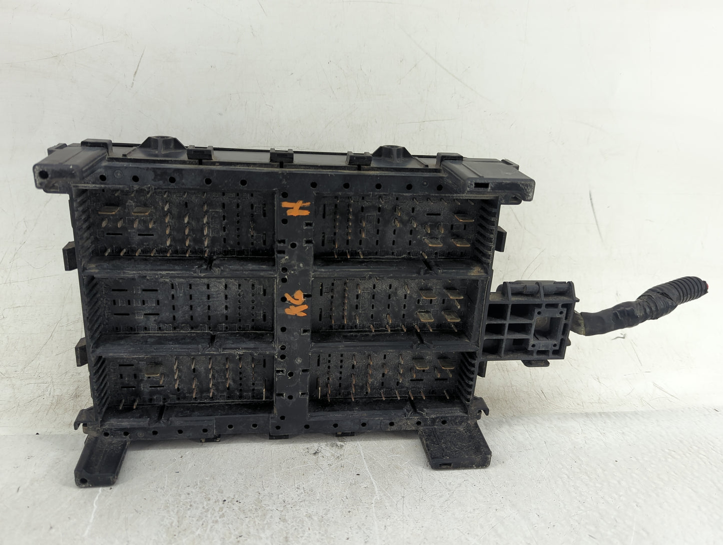 2015-2020 Gmc Yukon Fusebox Fuse Box Panel Relay Module Fits Fits 2015 2016 2017 2018 2019 2020 OEM Used Auto Parts - Oemuse