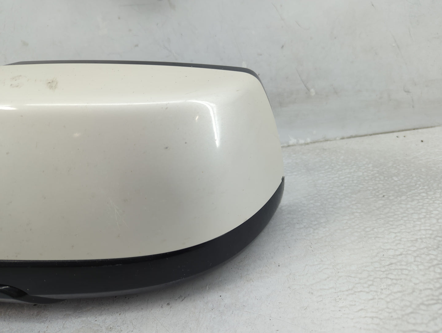 2015-2020 Gmc Yukon Driver Side View Mirror - Left Door Mirror OEM Used - Oemusedautoparts1.com