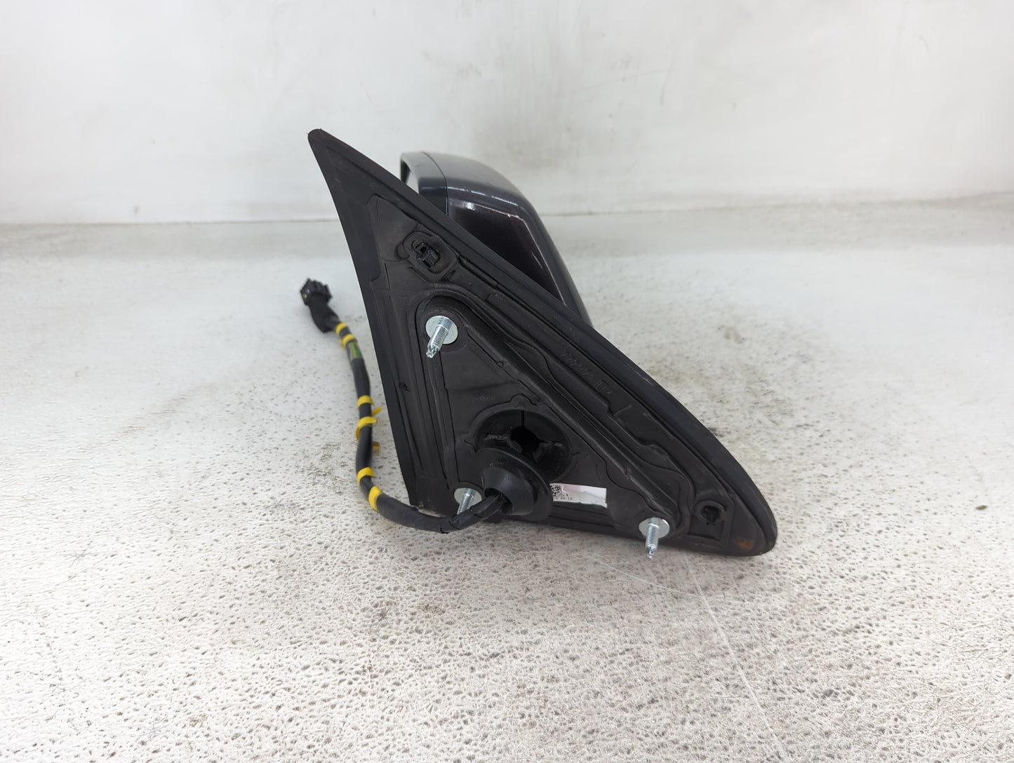 2015-2020 Gmc Yukon Driver Side View Mirror - Left Door Mirror OEM Used - Oemusedautoparts1.com